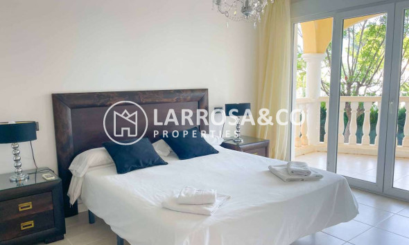 Resale - Apartment - Benissa Costa - Costa Blanca