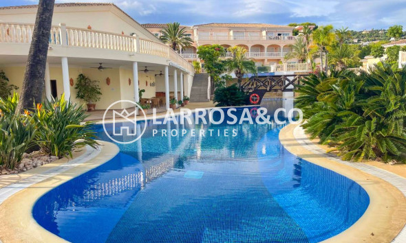 Resale - Apartment - Benissa Costa - Costa Blanca