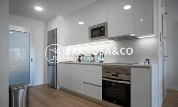 Resale - Apartment - Villamartin - Costa Blanca