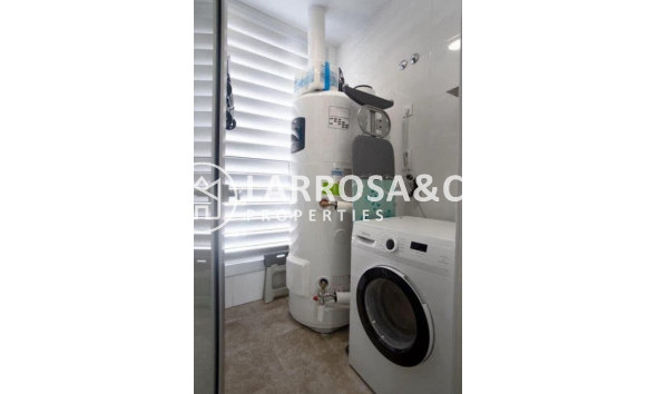 Resale - Apartment - Villamartin - Costa Blanca
