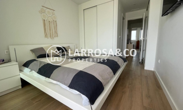 Resale - Apartment - Villamartin - Costa Blanca