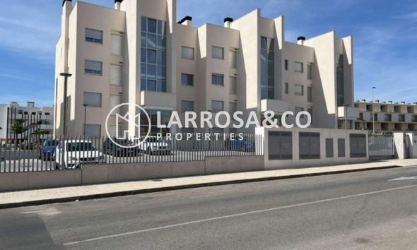 Resale - Apartment - Villamartin - Costa Blanca