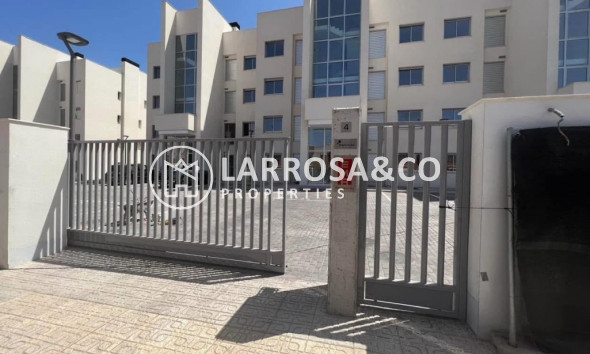 Resale - Apartment - Villamartin - Costa Blanca