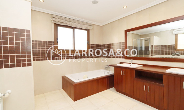 Resale - Detached House/Villa - Altea - Costa Blanca