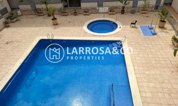 Resale - Apartment - Almoradí