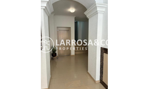 Resale - Apartment - Almoradí - Costa Blanca