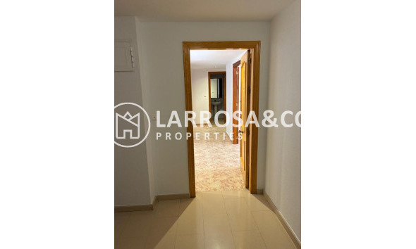 Resale - Apartment - Almoradí - Costa Blanca