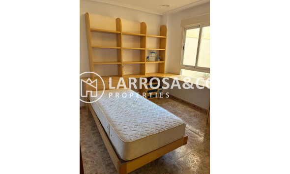 Resale - Apartment - Almoradí - Costa Blanca