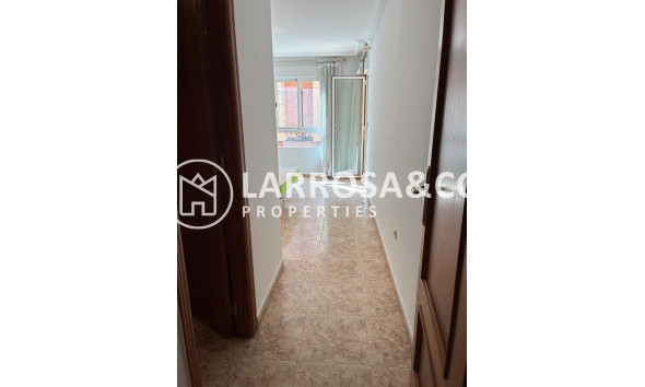 Resale - Apartment - Almoradí - Costa Blanca