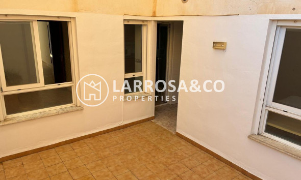 Resale - Apartment - Almoradí - Costa Blanca