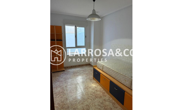 Resale - Apartment - Almoradí - Costa Blanca
