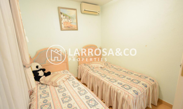 resale-duplex-guardamar-beach-bedroom-1-rv2107