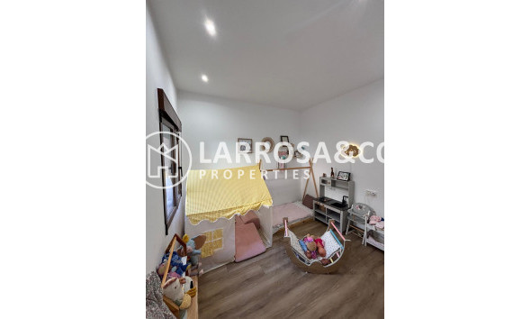 Resale - Apartment - Almoradí - Centro urbano 2