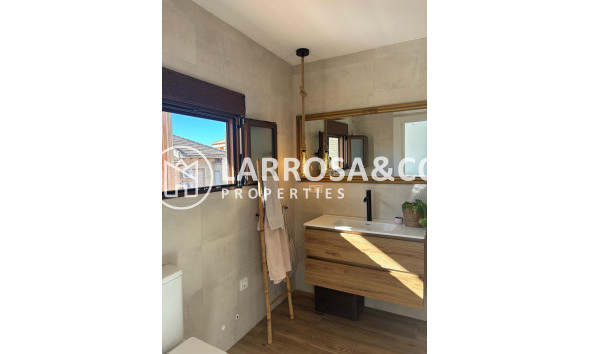 Resale - Apartment - Almoradí - Centro urbano 2