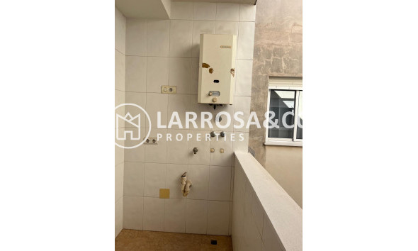 Resale - Apartment - Almoradí