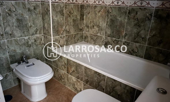 Resale - Apartment - Almoradí
