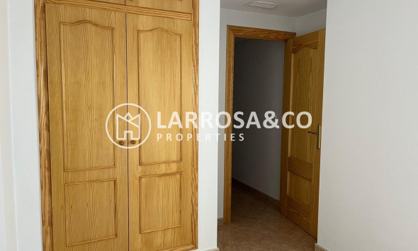 Resale - Apartment - Almoradí