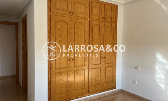 Resale - Apartment - Almoradí