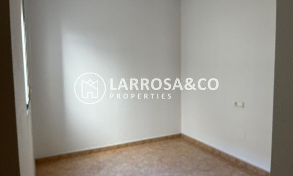 Resale - Apartment - Almoradí
