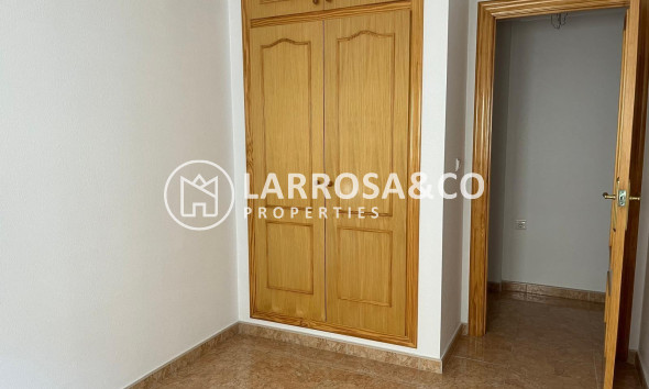 Resale - Apartment - Almoradí