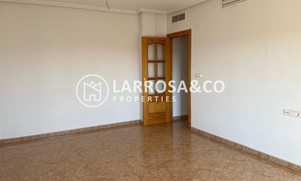 Resale - Apartment - Almoradí
