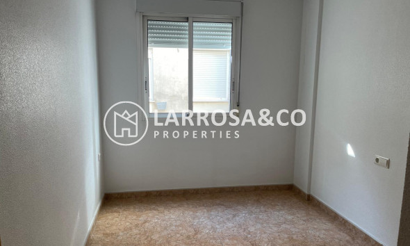 Resale - Apartment - Almoradí