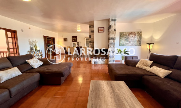 Resale - Detached House/Villa - La Nucia - Costa Blanca