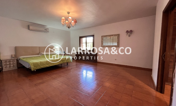 Resale - Detached House/Villa - La Nucia - Costa Blanca