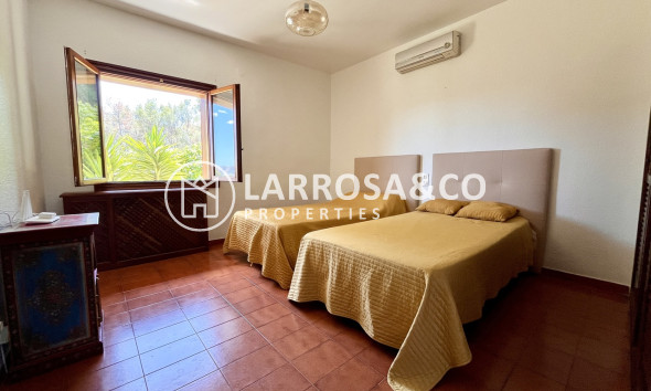 Resale - Detached House/Villa - La Nucia - Costa Blanca