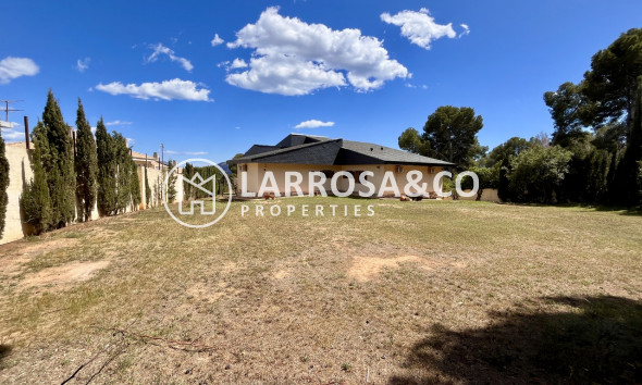 Resale - Detached House/Villa - La Nucia - Costa Blanca