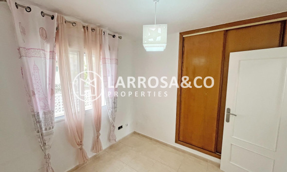 Resale - Bungalow - San Miguel de Salinas - Las Filipinas