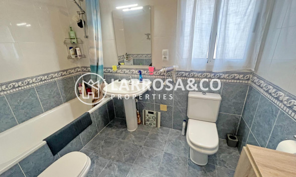 Resale - Bungalow - San Miguel de Salinas - Las Filipinas
