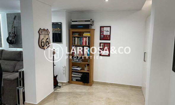 Resale - Detached House/Villa - Villamartin - El Galan