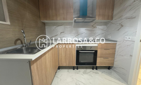 Resale - Apartment - Torrevieja - Muelle Pesquero