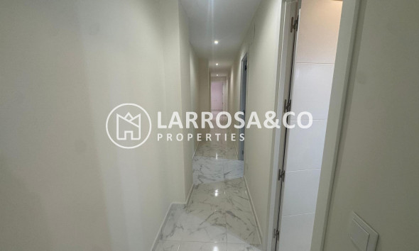 Resale - Apartment - Torrevieja - Muelle Pesquero