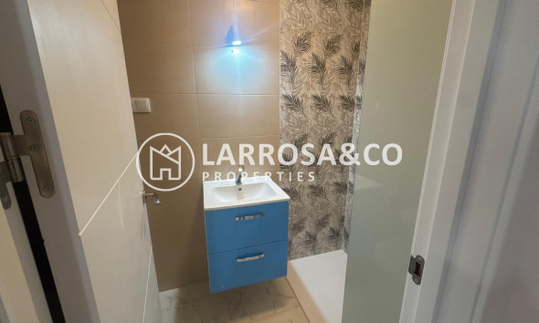 Resale - Apartment - Torrevieja - Muelle Pesquero
