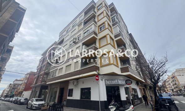 Resale - Apartment - Torrevieja - Muelle Pesquero