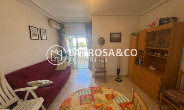 Resale - Apartment - Torrevieja - Playa del Acequión