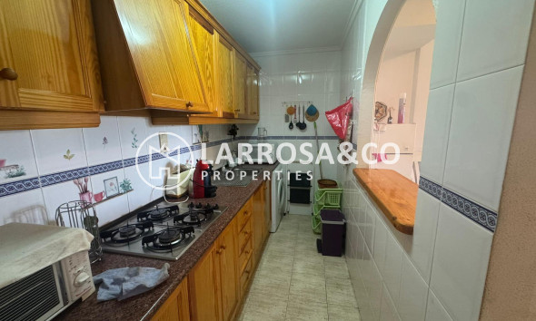 Resale - Apartment - Torrevieja - Playa del Acequión