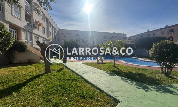 Resale - Apartment - Torrevieja - Playa del Acequión
