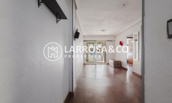 Resale - Apartment - Torrevieja - Playa del Acequión