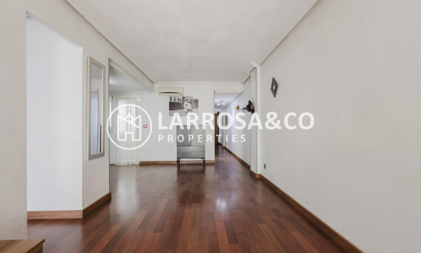 Resale - Apartment - Torrevieja - Playa del Acequión