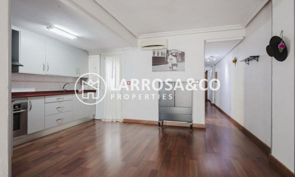 Resale - Apartment - Torrevieja - Playa del Acequión