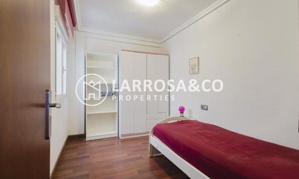 Resale - Apartment - Torrevieja - Playa del Acequión