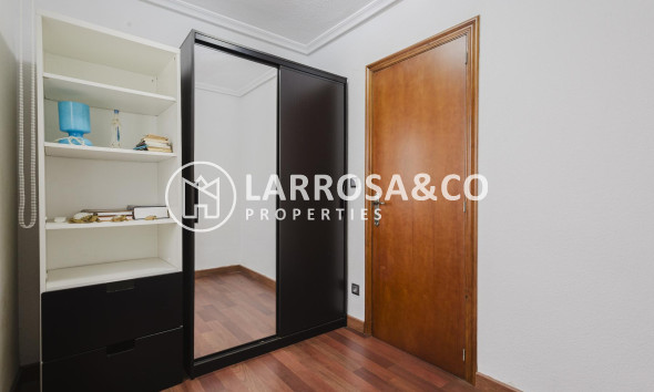 Resale - Apartment - Torrevieja - Playa del Acequión