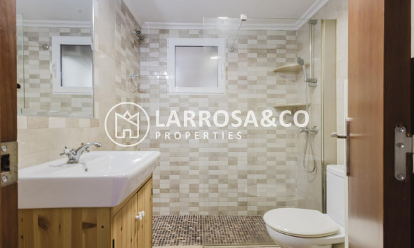 Resale - Apartment - Torrevieja - Playa del Acequión