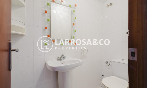 Resale - Apartment - Torrevieja - Playa del Acequión