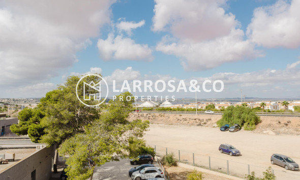 Resale - Apartment - Torrevieja - Parque de las Naciones