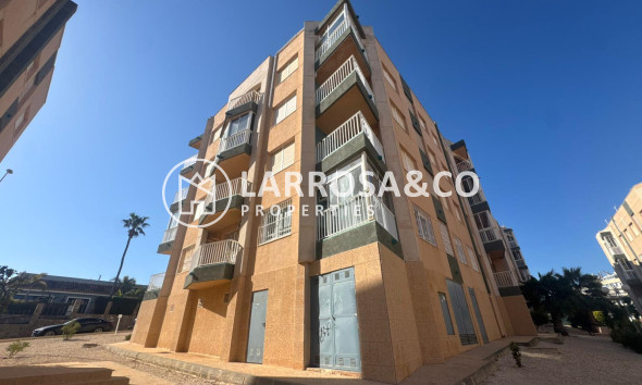 Resale - Apartment - Torrevieja - La Mata