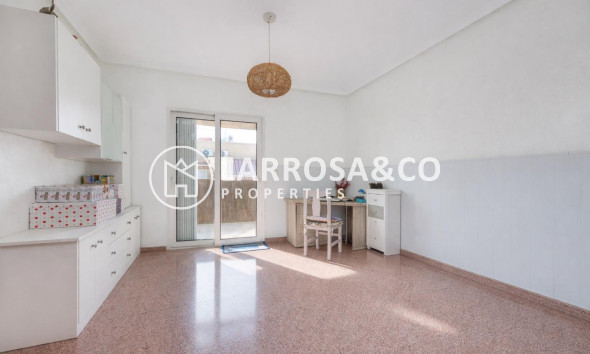 Resale - Apartment - Torrevieja - Parque de las Naciones
